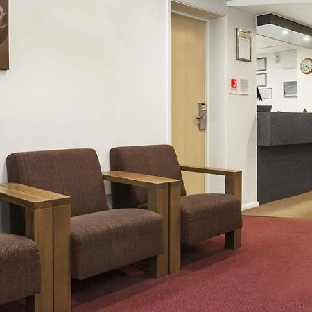 Days Inn By Wyndham London Stansted Airport Birchanger Экстерьер фото