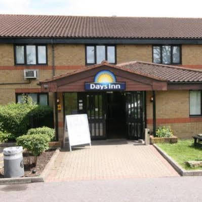 Days Inn By Wyndham London Stansted Airport Birchanger Экстерьер фото