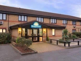Days Inn By Wyndham London Stansted Airport Birchanger Экстерьер фото